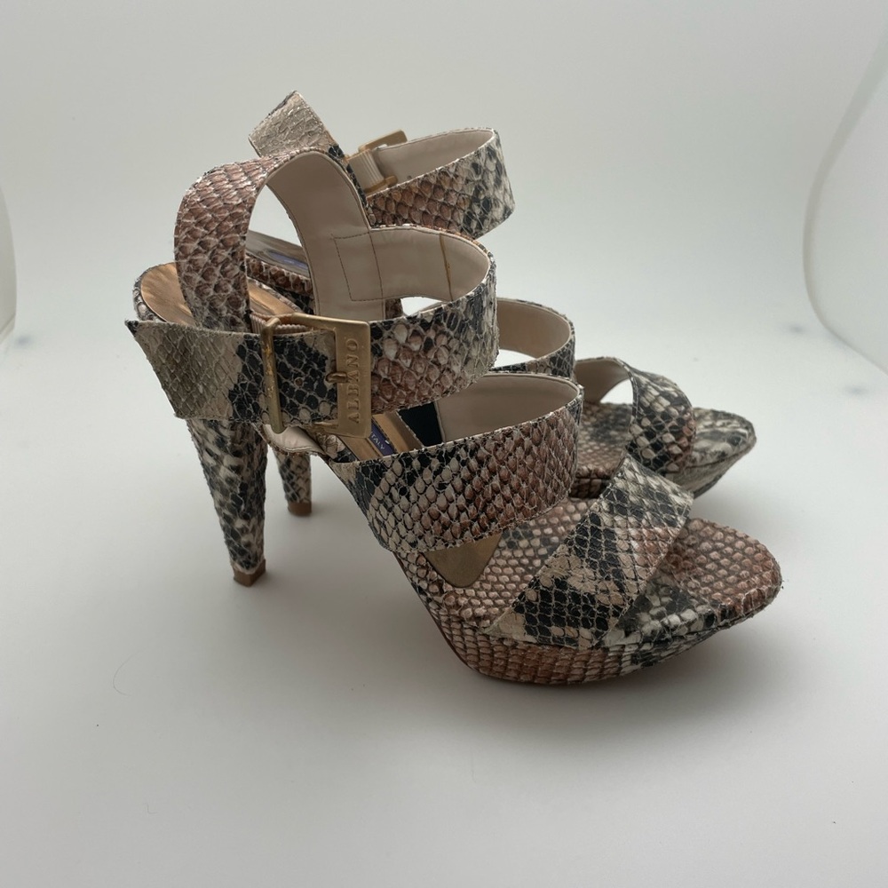 Beautiful Italian Platform Sandals Size 38